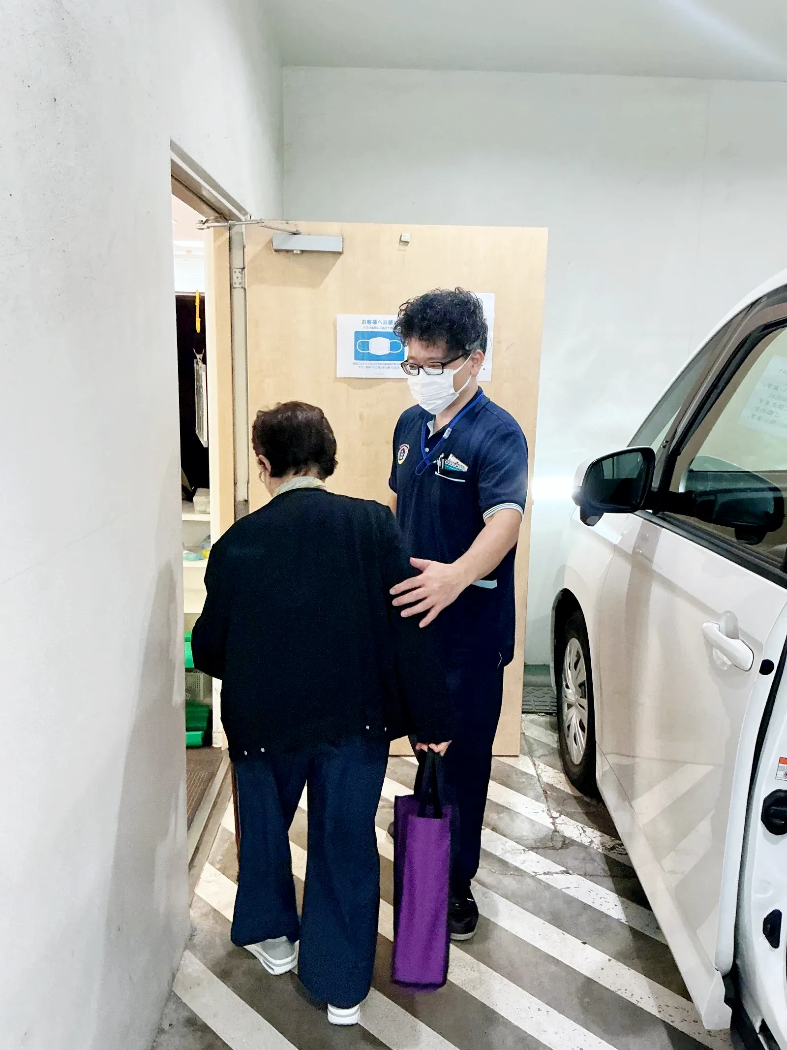 あずゆーらいく経堂の送迎の様子